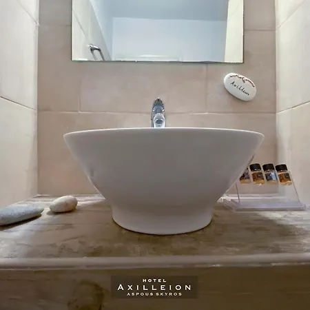 Отель Achilleion 3*